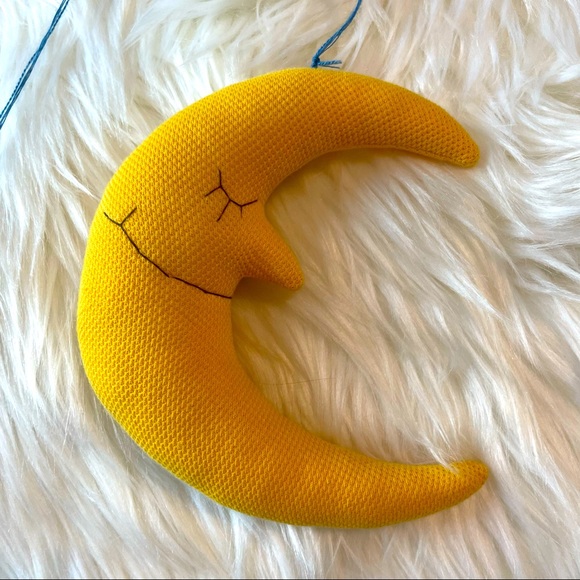 Kids Home/Room Crescent Moon  Decoration Props Size Small Hand Made Craft New - Picture 2 of 4
